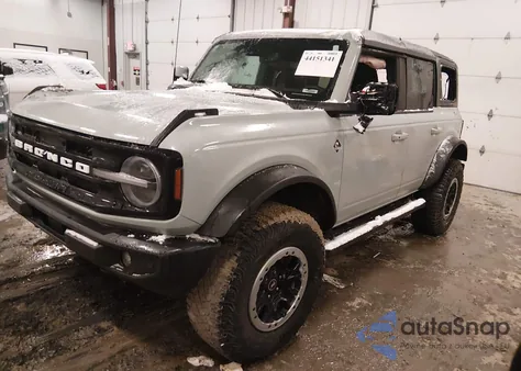 2023 Ford Bronco Outer Banks z USA, uszkodzony, nr VIN 1FMEE5DP6PLB53224